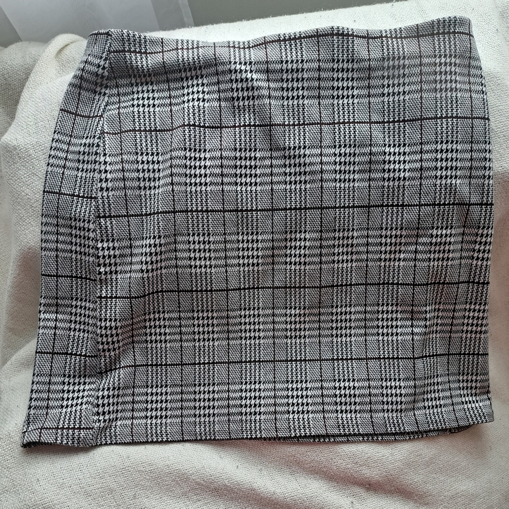 🌼 M Divided Mini Houndtooth skirt CS